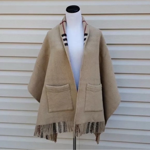 Burberry Helena Shawl Wrap with Pockets - Picture 3 of 7